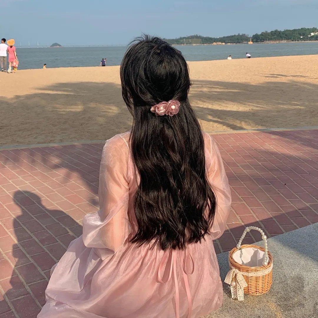 瓦莱莉和她的奇迹一周